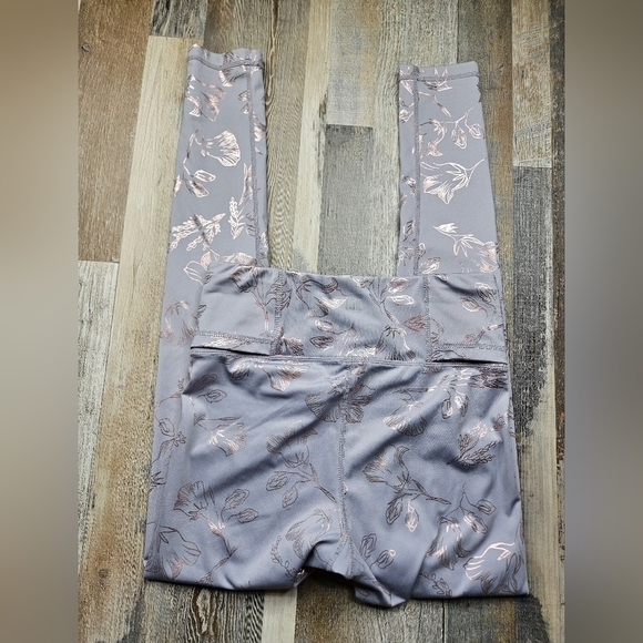 Tail Leggings Women's XS Dusty Lavender color with Metallic floral Leaves - Picture 5 of 13